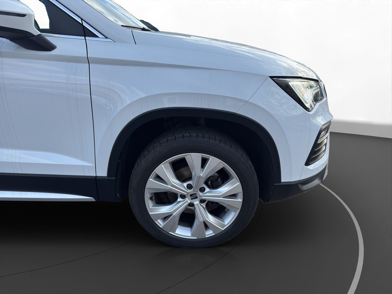 Seat Ateca 1.5 TSI Xperience AHK LED LM 18" Navi 360°