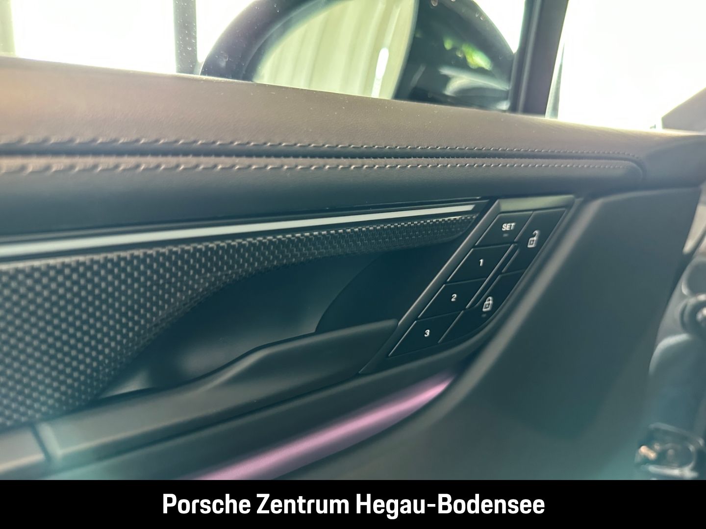 Porsche Macan Turbo/Electric Sport/Hinterachslenkung/Mat