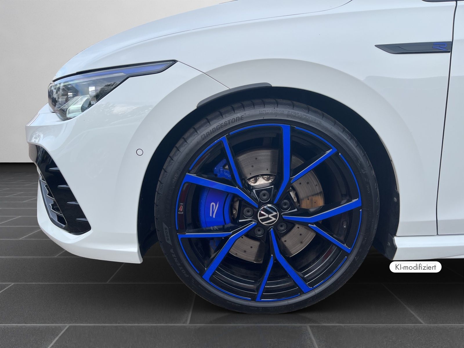 Volkswagen Golf VIII R 20 Years 2.0 TSI PANO KAMERA H&K