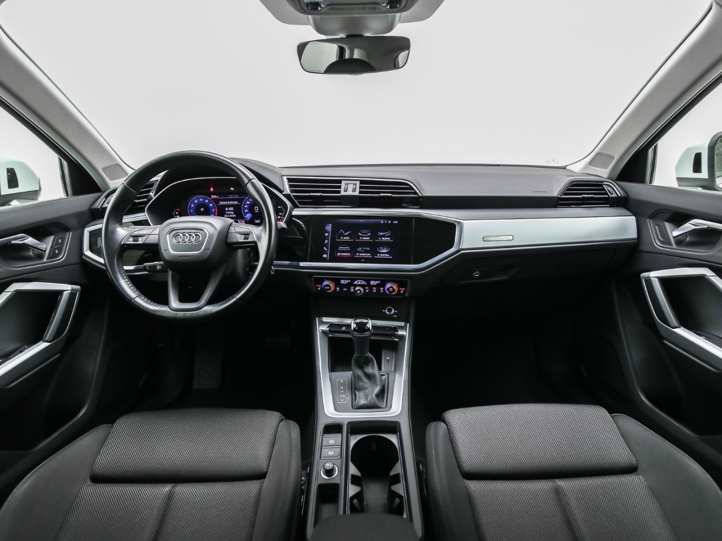 Audi Q3 40 TFSI quattro S line - Samsaru's Car Outlet