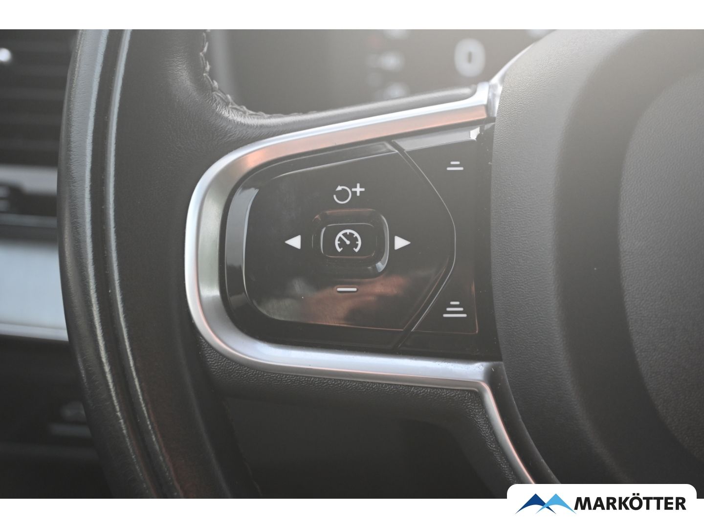 Volvo XC90 B5 AWD Momentum Pro/AHK/ACC/H&K/LenkradH/20