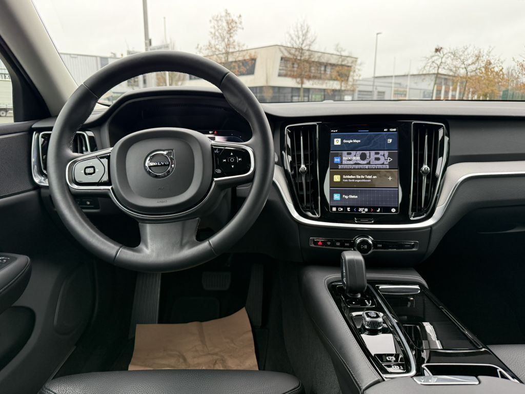 Volvo V60 T6 AWD Recharge Plus Dark