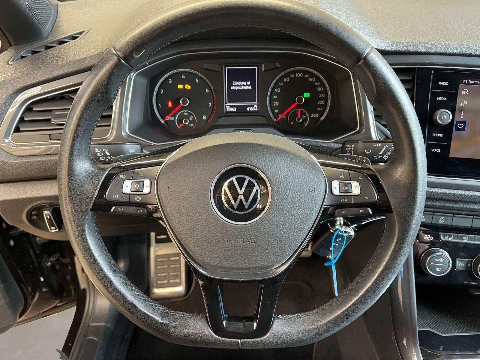 Volkswagen T-Roc 1.5 TSI Sport - Samsaru's Car Outlet