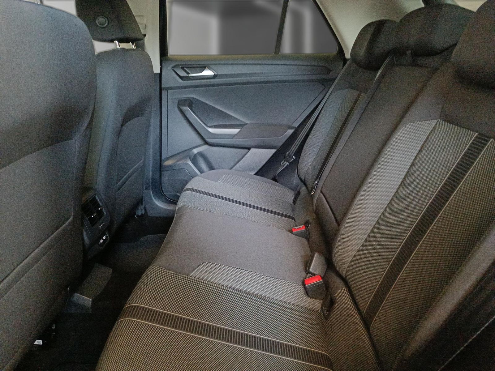Volkswagen T-Roc 1.5 TSI LIFE DSG - Samsaru's Car Outlet