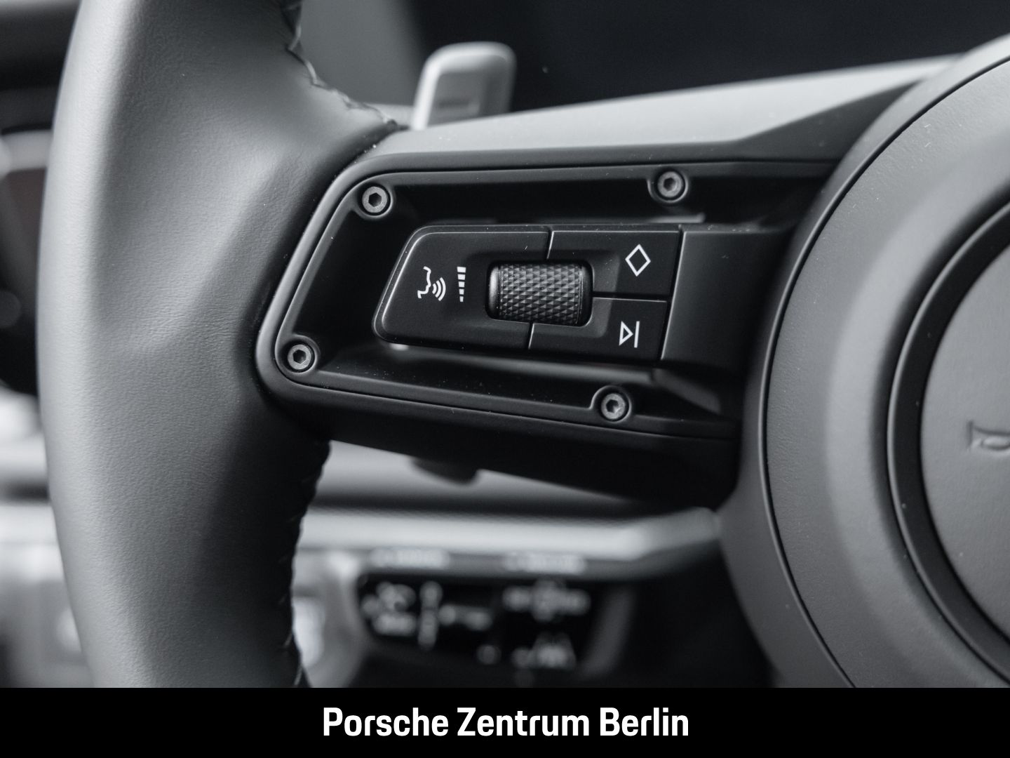 Porsche Panamera 4 E-Hybrid Head-Up InnoDrive Parklenkas