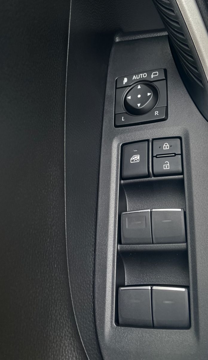 Toyota RAV 4 2.5 Style 4X4 FACELIFT LED NAVI JBL KAMERA