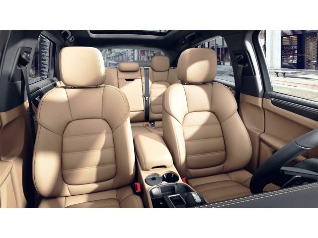 Porsche Macan - Samsaru's Car Outlet
