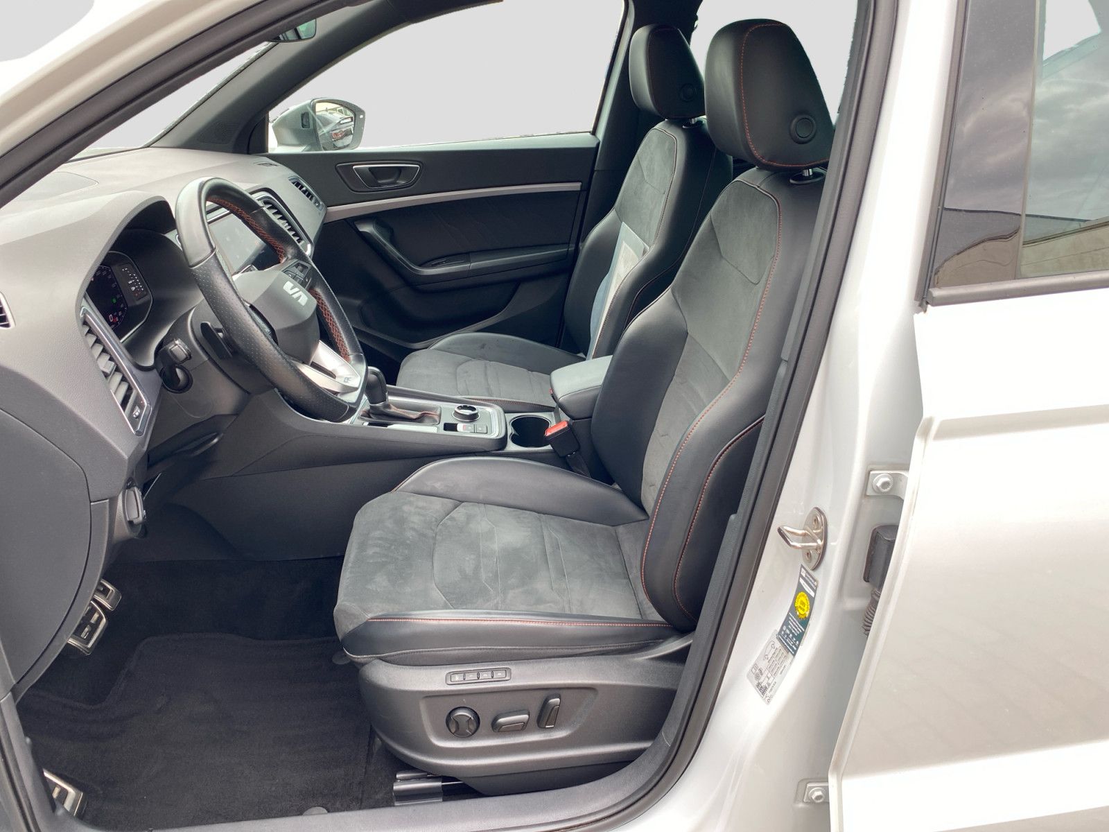 Seat Ateca 1.5 TSI DSG FR LED ACC AHK Kessy Navi