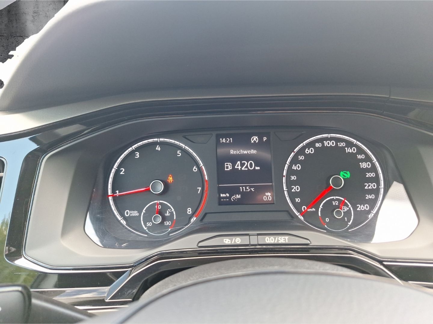 Volkswagen Polo VI 1.0 TSI Comfortline - Samsaru's Car Outlet