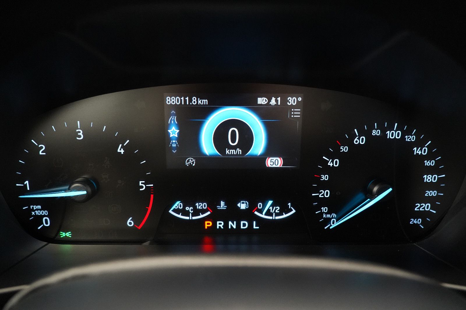 Ford Focus Turnier 1.5 Titanium - Samsaru's Car Outlet