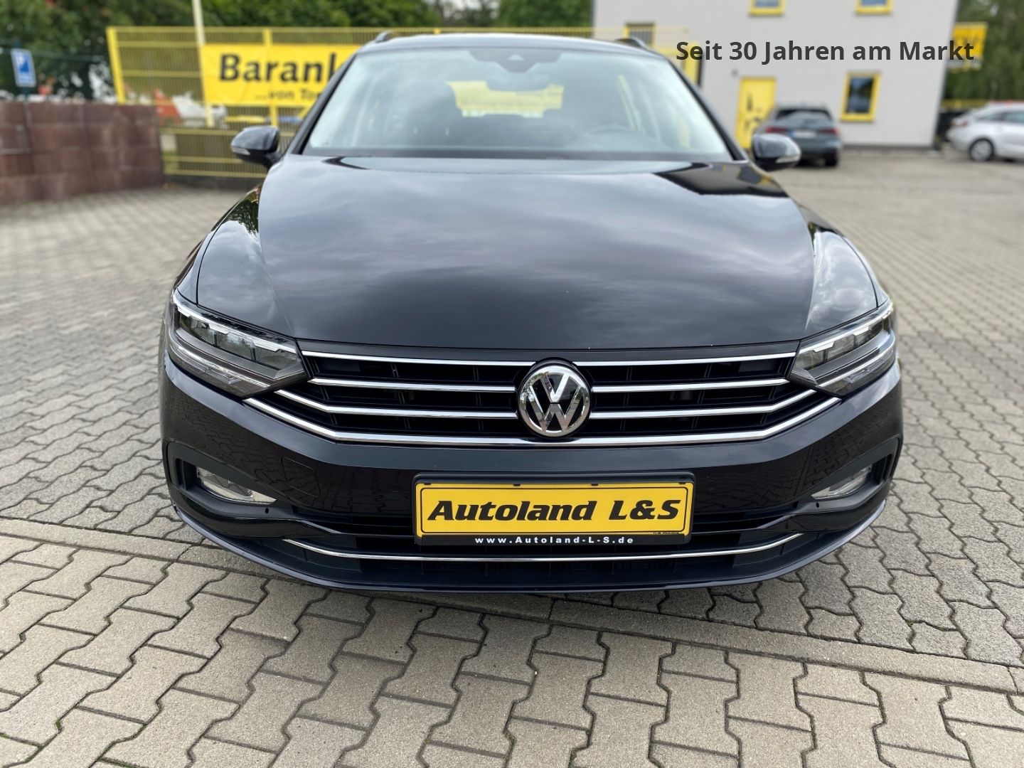 Volkswagen Passat Variant Business 2.0 TDI - Samsaru's Car Outlet
