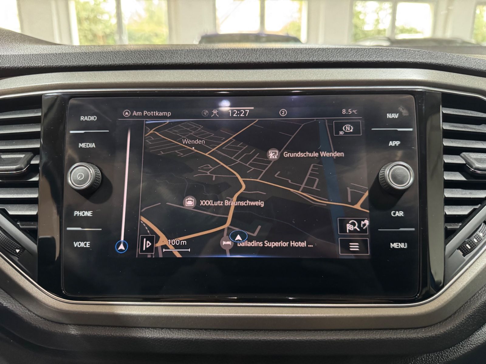 Volkswagen T-Roc Style 2.0 TDI DSG - Samsaru's Car Outlet