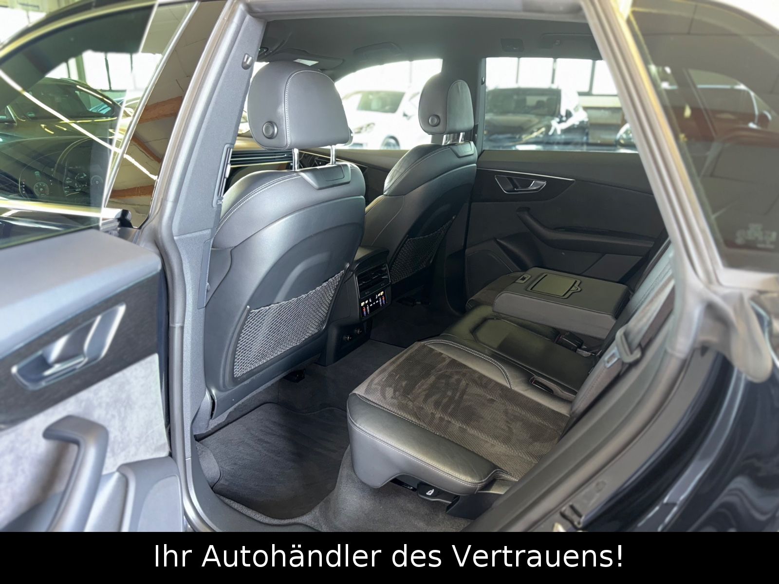 Audi Q8 50 TDI quattro S-Line - Samsaru's Car Outlet