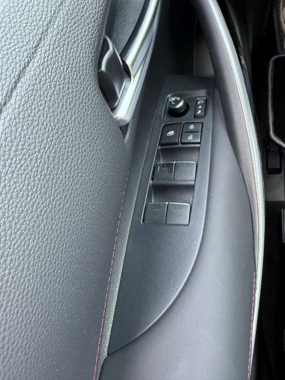 Toyota Corolla 2.0 Hybrid Touring Sports Lounge - Samsaru's Car Outlet