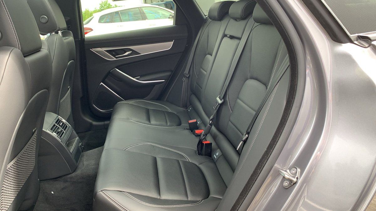 Jaguar XF D200 R-DYNAMIC SE LMF+ACC+SHZG