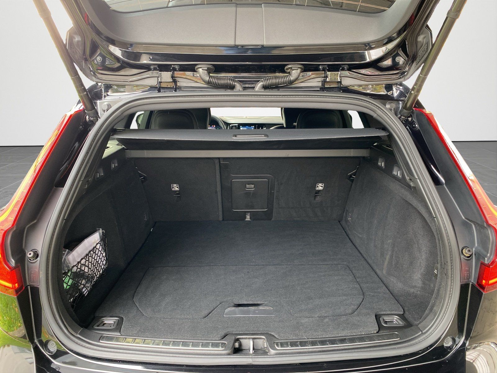 Volvo V60 T8 Plus Bright AHK*SHZ vo+hi*AWD*StHzg*