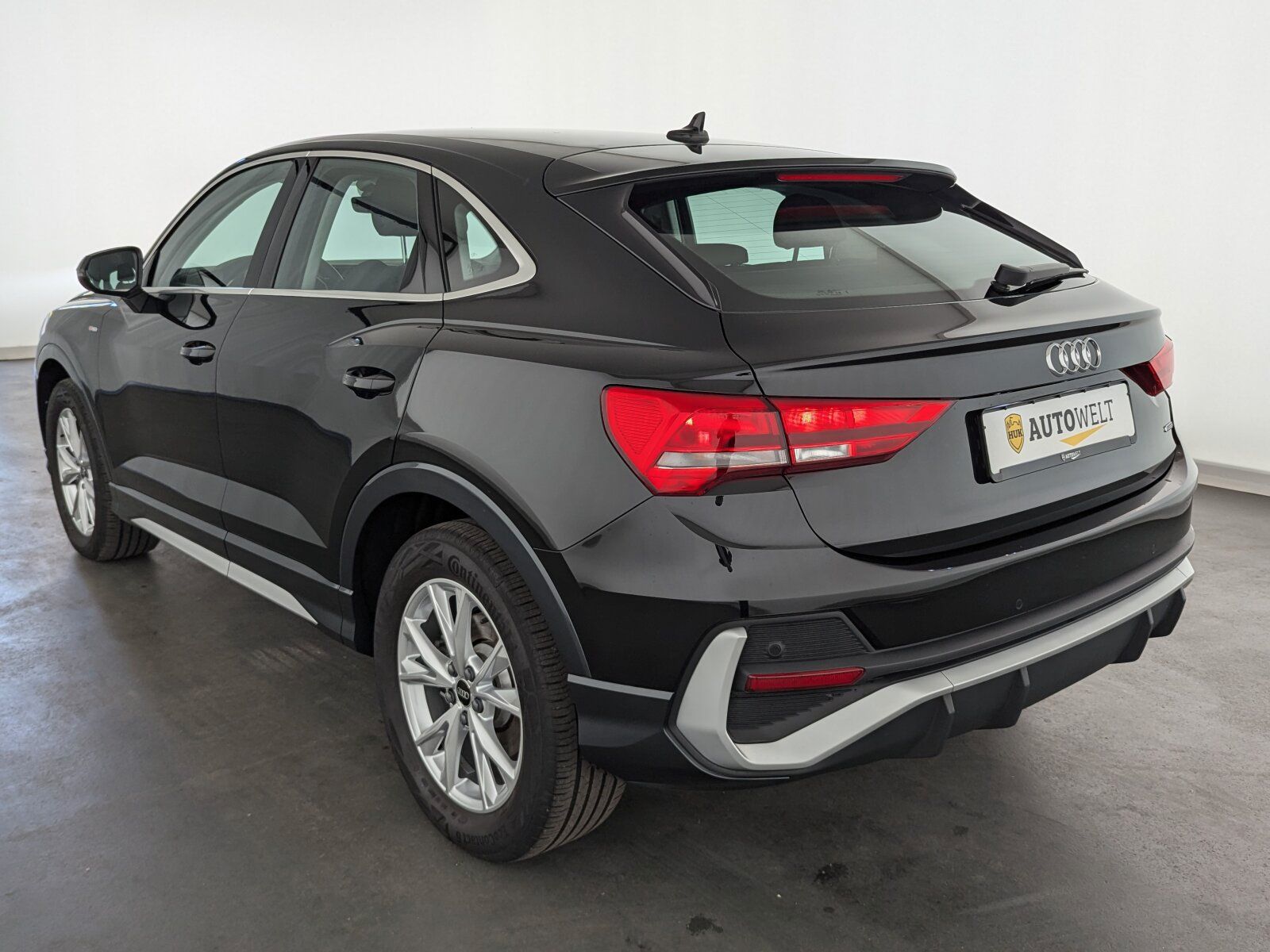 Audi Q3 Sportback 40 2.0 TFSI quattro S line - Samsaru's Car Outlet