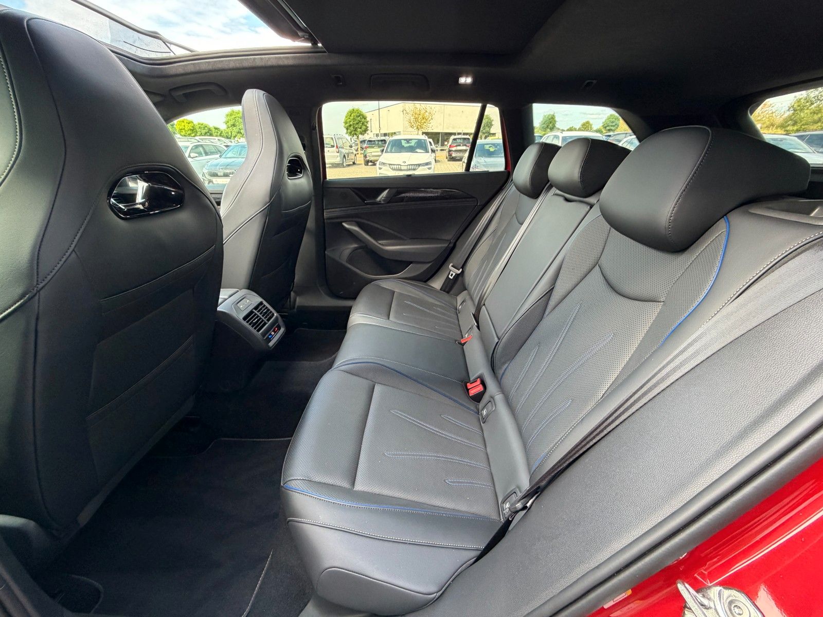 Volkswagen Passat 2.0TDI 4x4 R-Line Leder Pano Signature