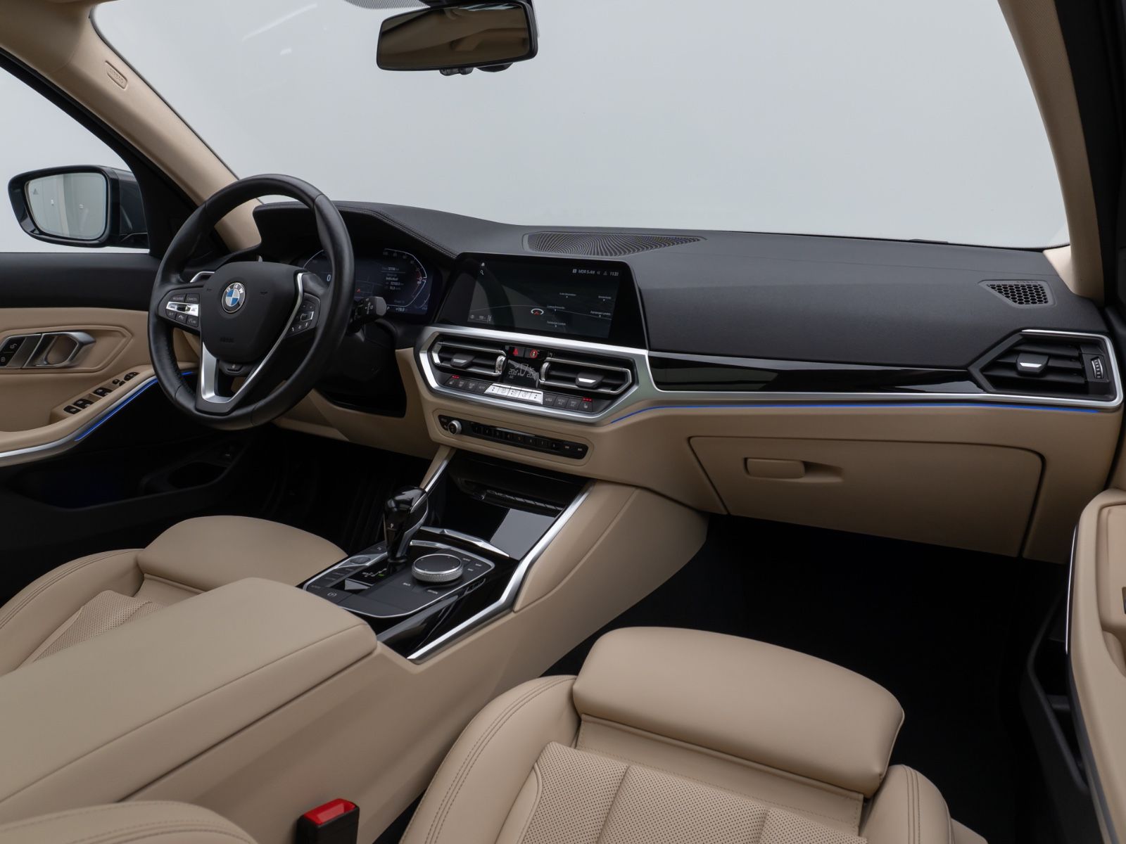 BMW 320d xD Luxury Line - Samsaru's Car Outlet
