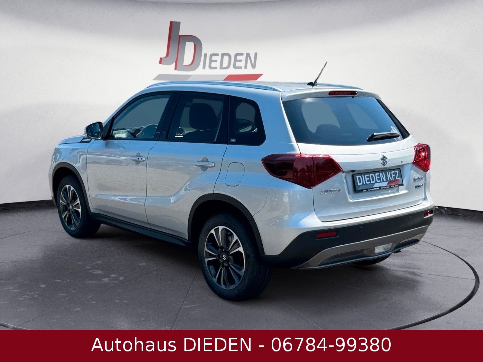 Suzuki Vitara 1.4 Mild-Hybrid Club 2WD - Samsaru's Car Outlet