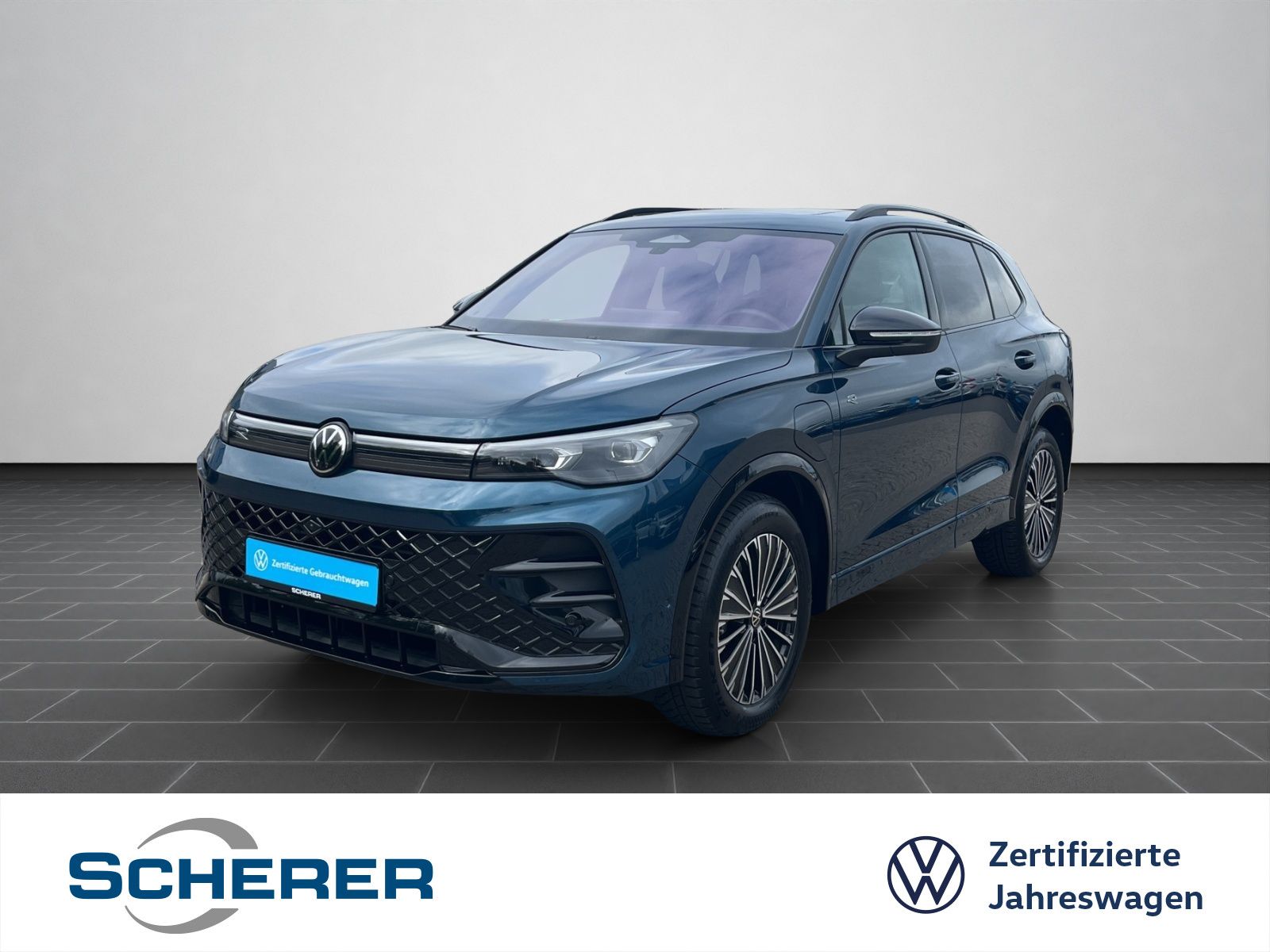 Volkswagen Tiguan R-Line 1.5 eHybrid PANO HD-MATRIX AHK 360