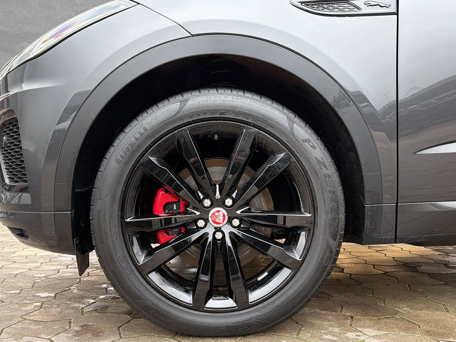 Jaguar E-Pace P300e R-Dyn.SE *Plug-in*20"AHK Black-Pack
