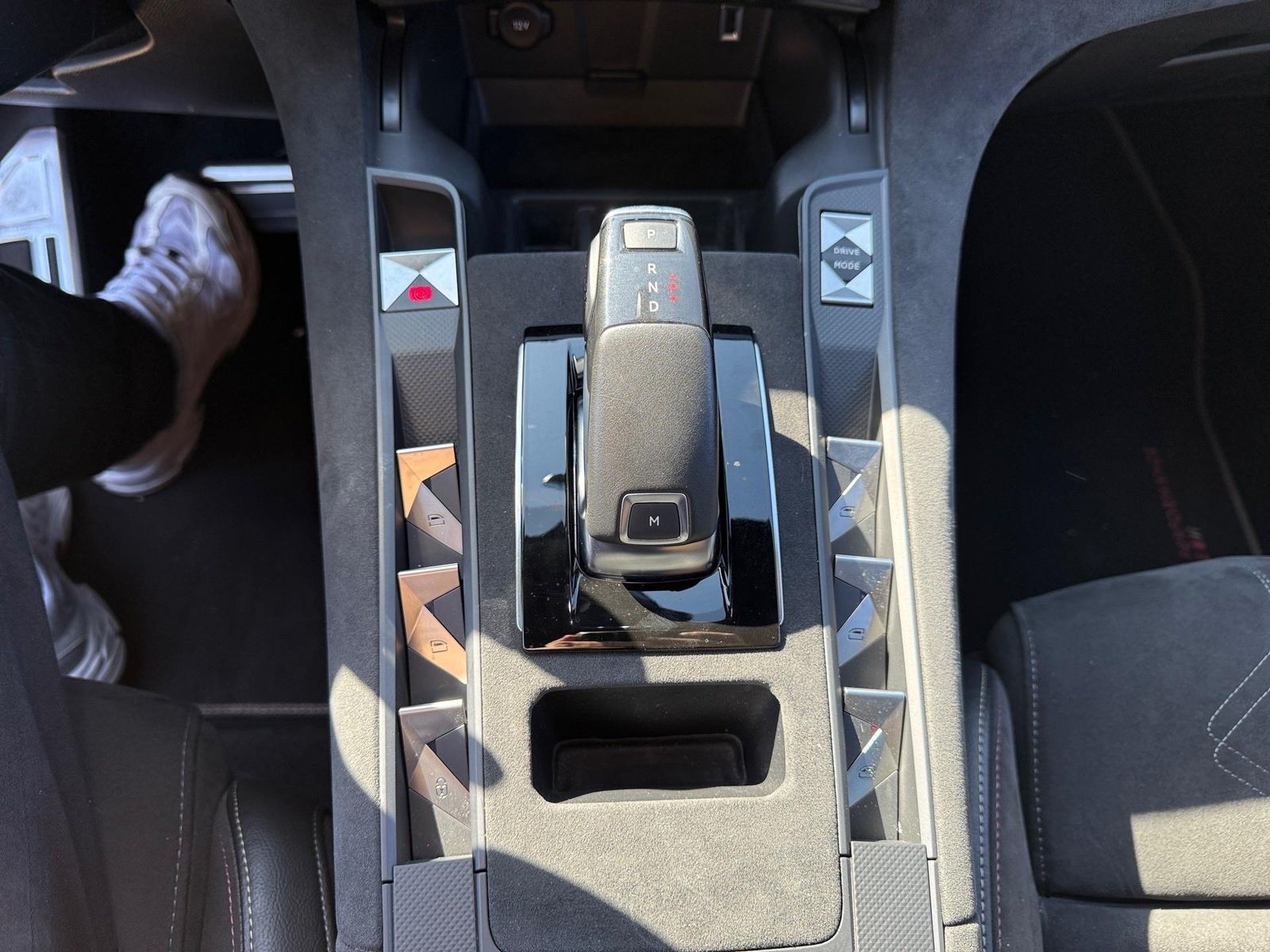 DS Automobiles DS7 CROSSBACK PERFLIN BHDI 180 NAVIGATION,KEYLES