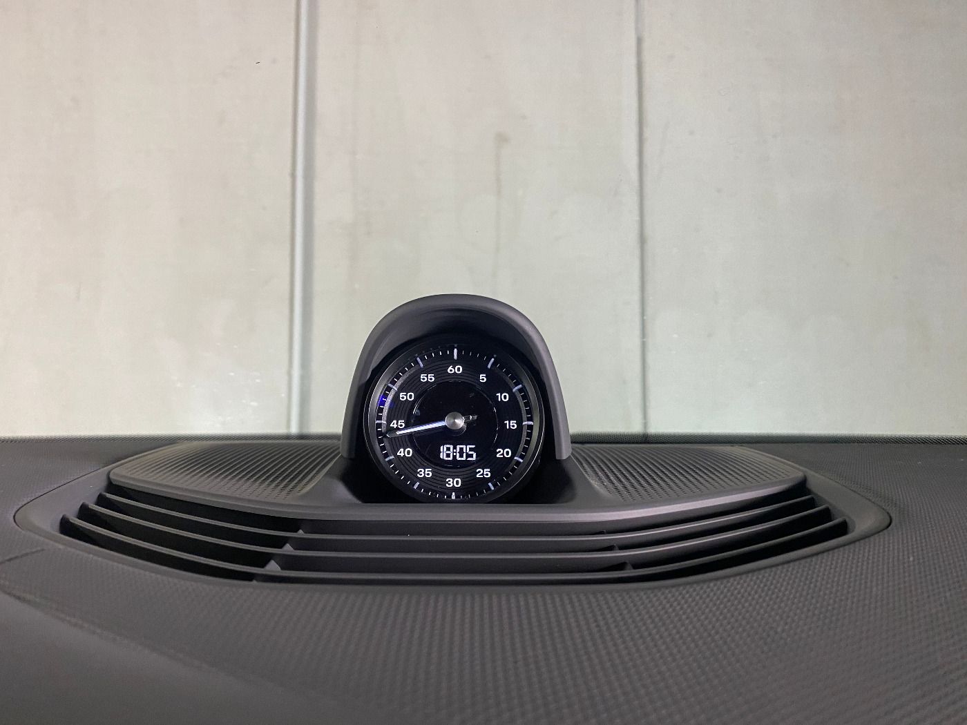 Porsche Taycan 4 Cross Turismo | Beifahrerdisplay |