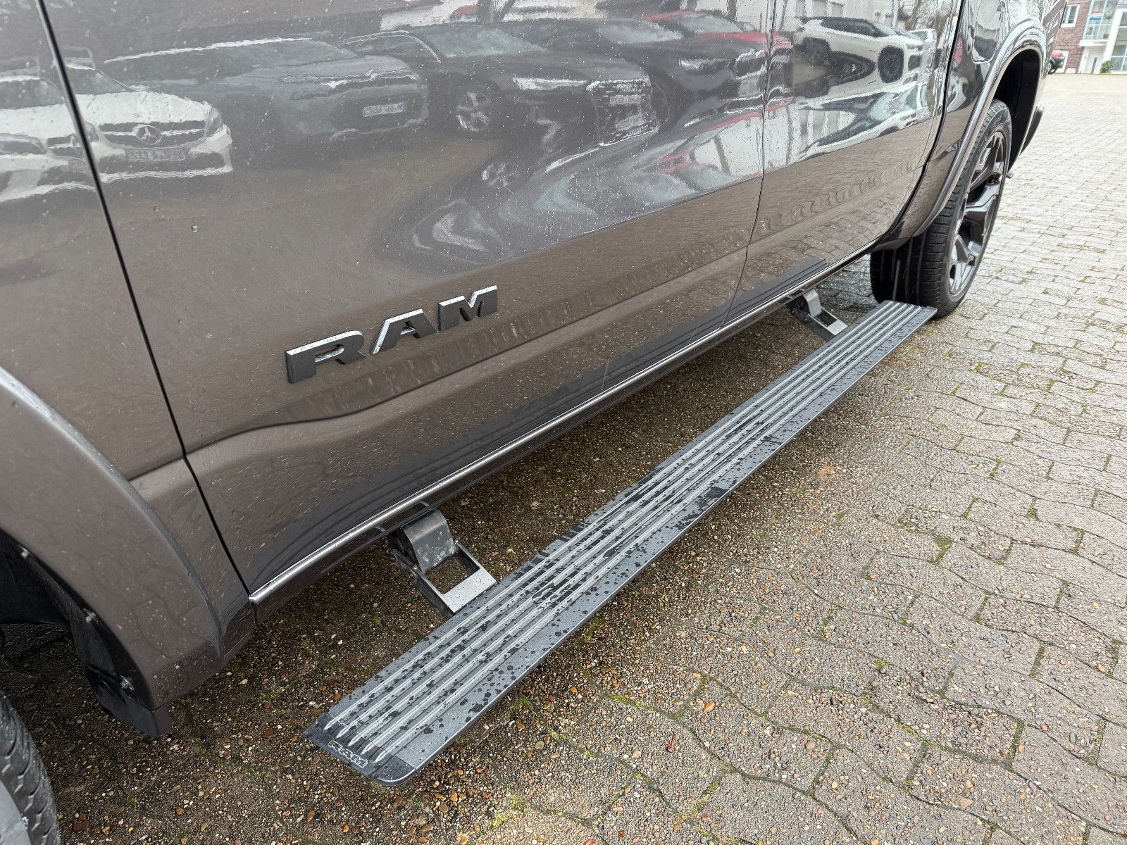 Dodge RAM Crew Cab LARAMIE NIGHT 22"/SPORTABGAS/360°