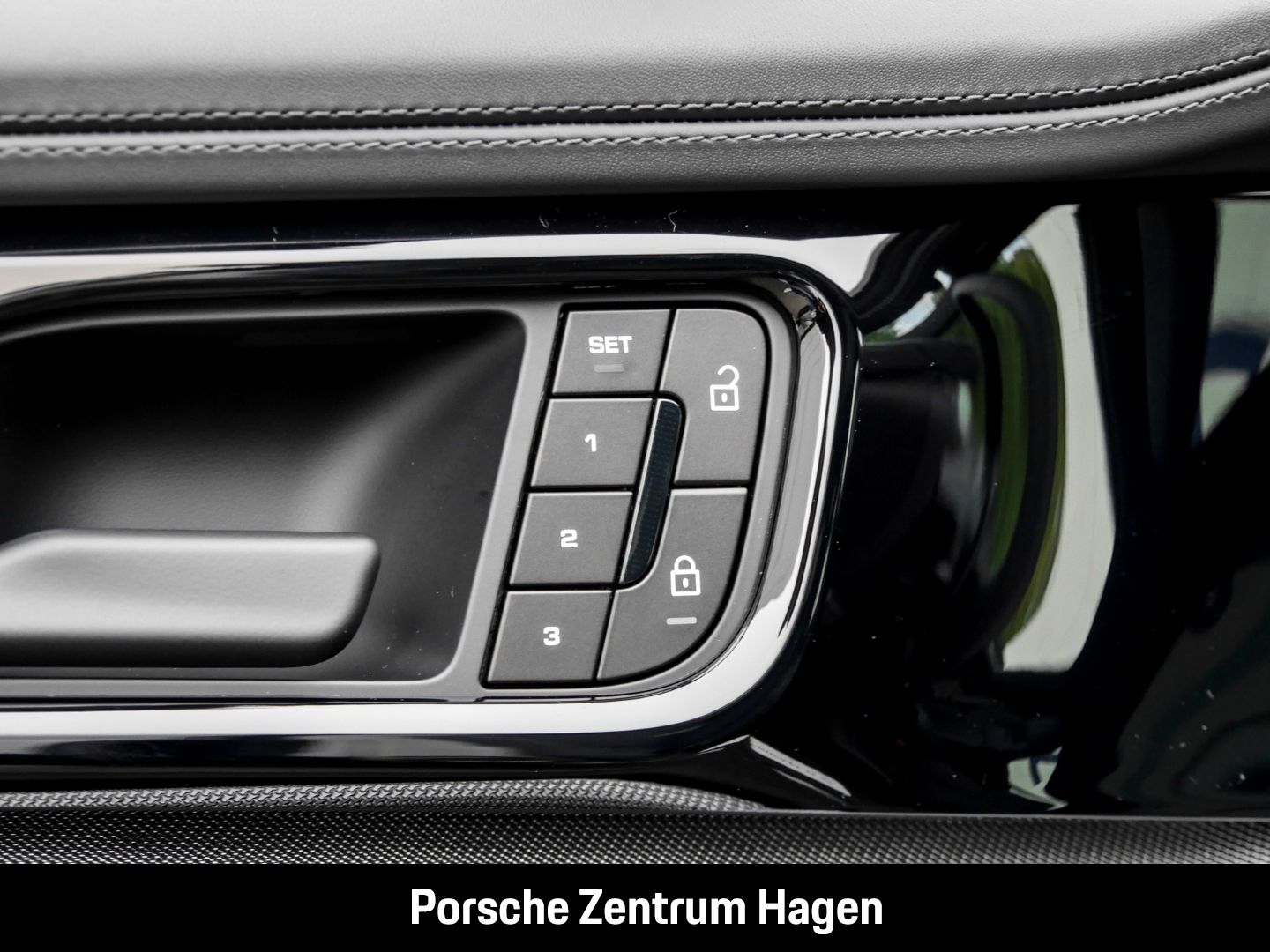 Porsche Panamera 4S E-Hybrid Sportabgasanlage HA-Lenkung