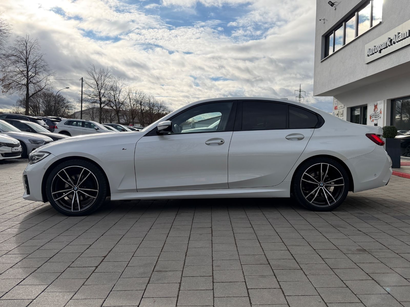 BMW 320d Lim.  xDrive M Sport ACC AHK RFK SHZ ViCo