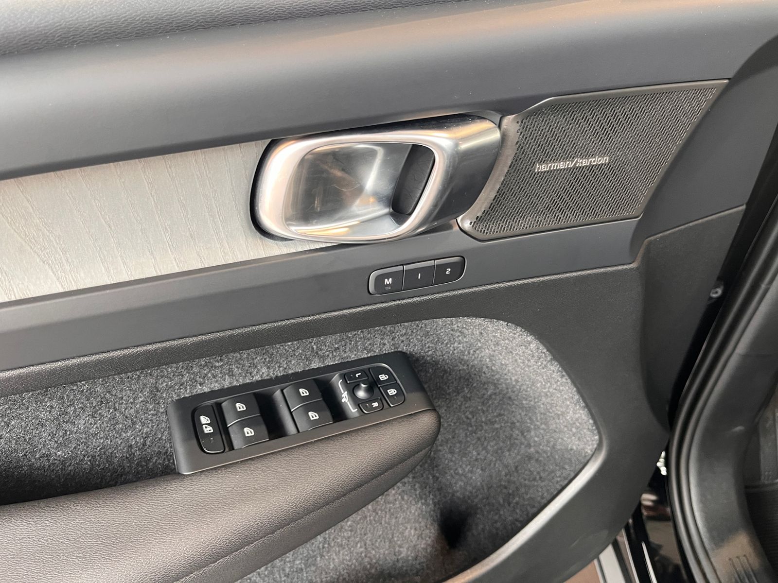 Volvo XC40 Ultra Dark PANO AHK 21" 360° KAM