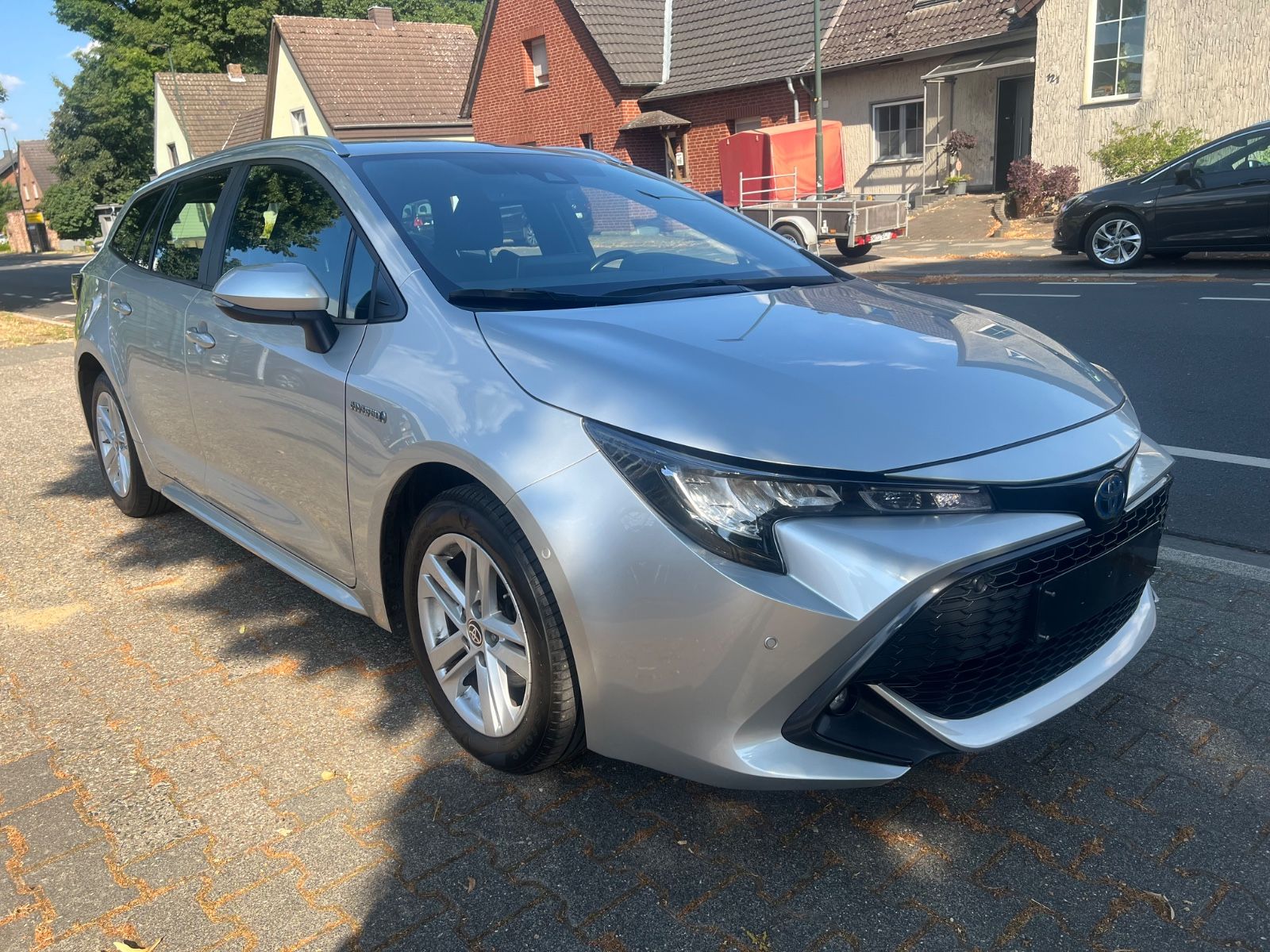 Toyota Corolla Touring Sports Hybrid Dynamic - Samsaru's Car Outlet