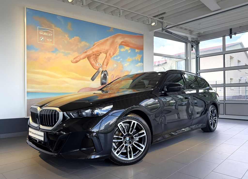 BMW 520d Tour M SPORT PANO+HUD+ACC+AHK+H&K+STANDH+AL