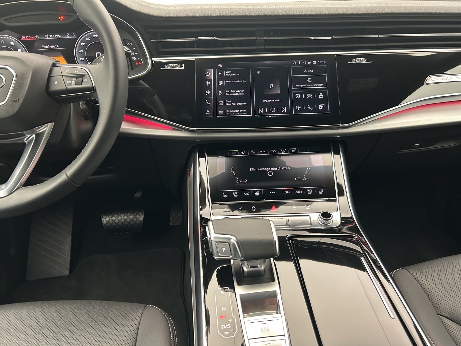 Audi Q8 55 TFSI e quattro - Samsaru's Car Outlet