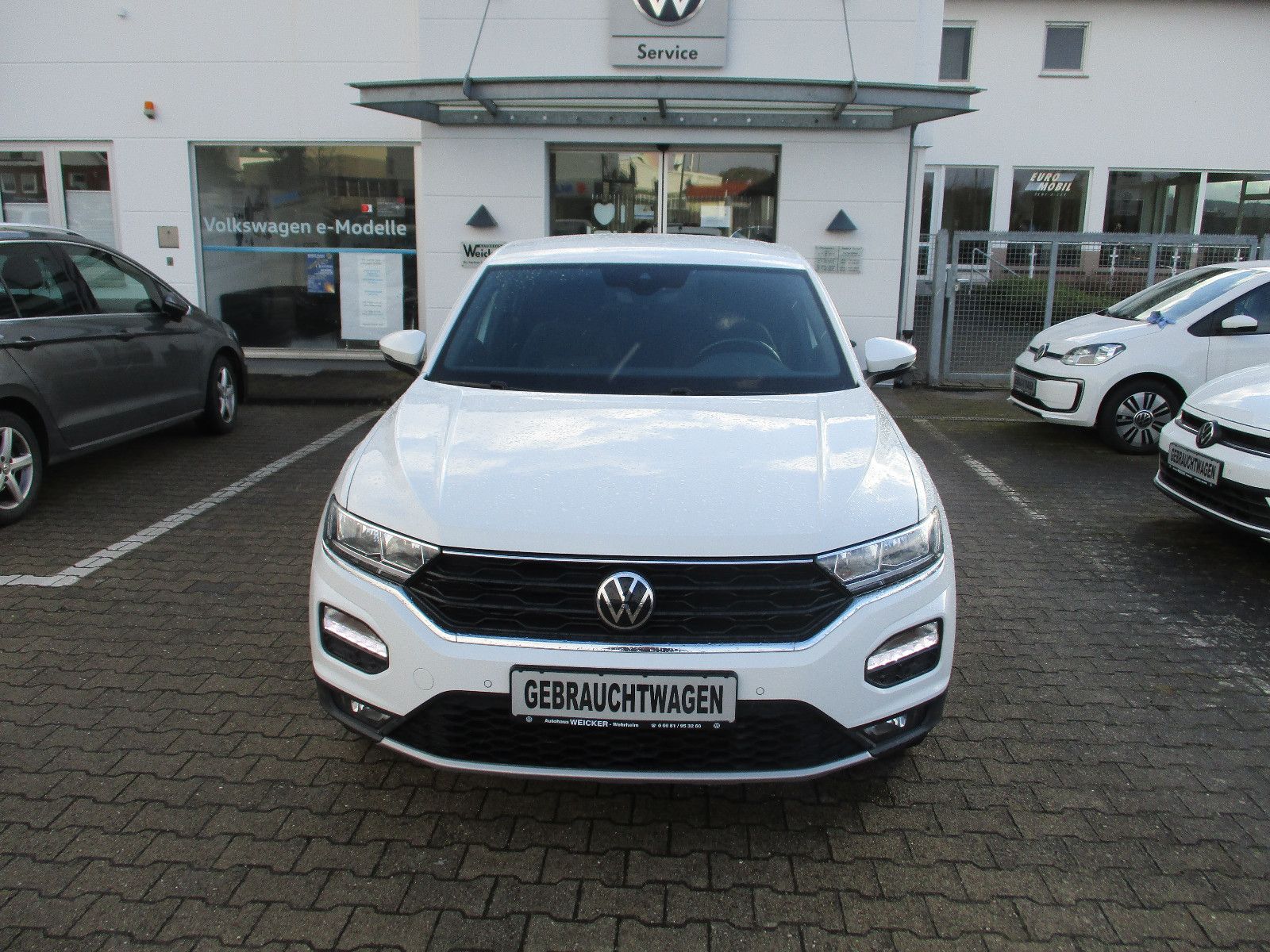 Volkswagen T-Roc Sport - Samsaru's Car Outlet