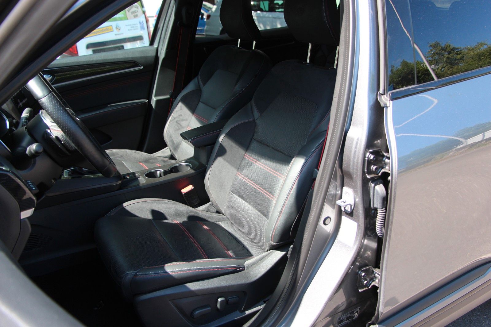 Renault Arkana Mild Hybrid R.S. Line - Samsaru's Car Outlet