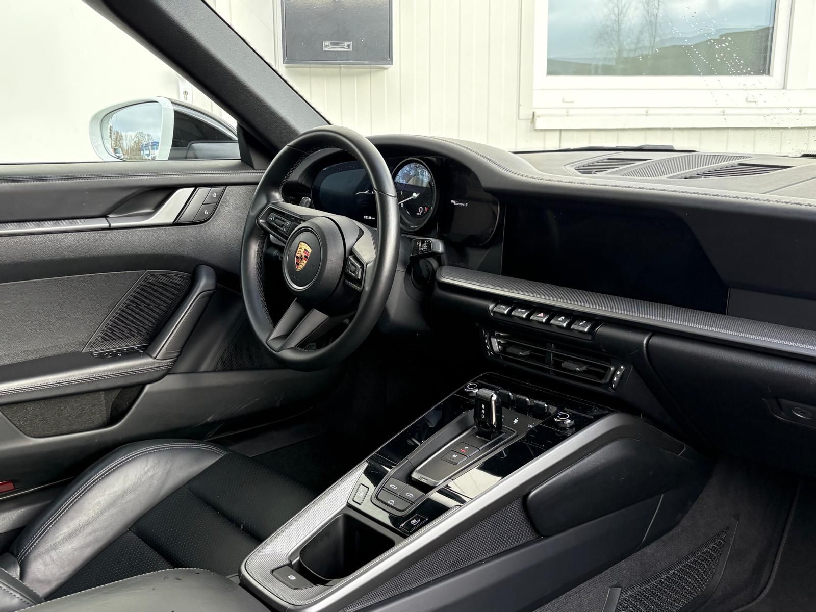 Porsche 992 S Cabrio - Samsaru's Car Outlet