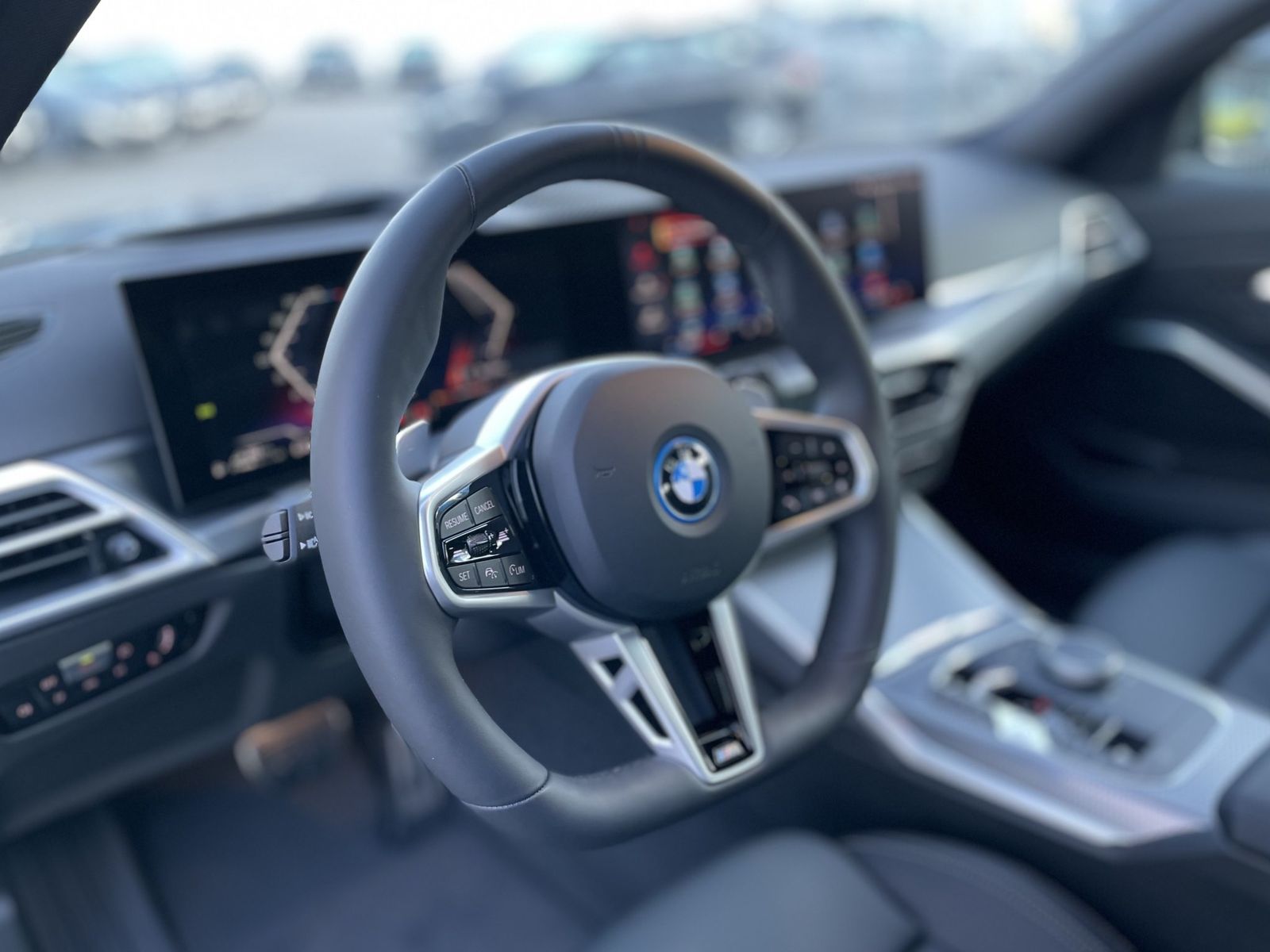 BMW 330e xDrive A M-Sportpaket Navi|PDC|MFL|AHK|SHZ