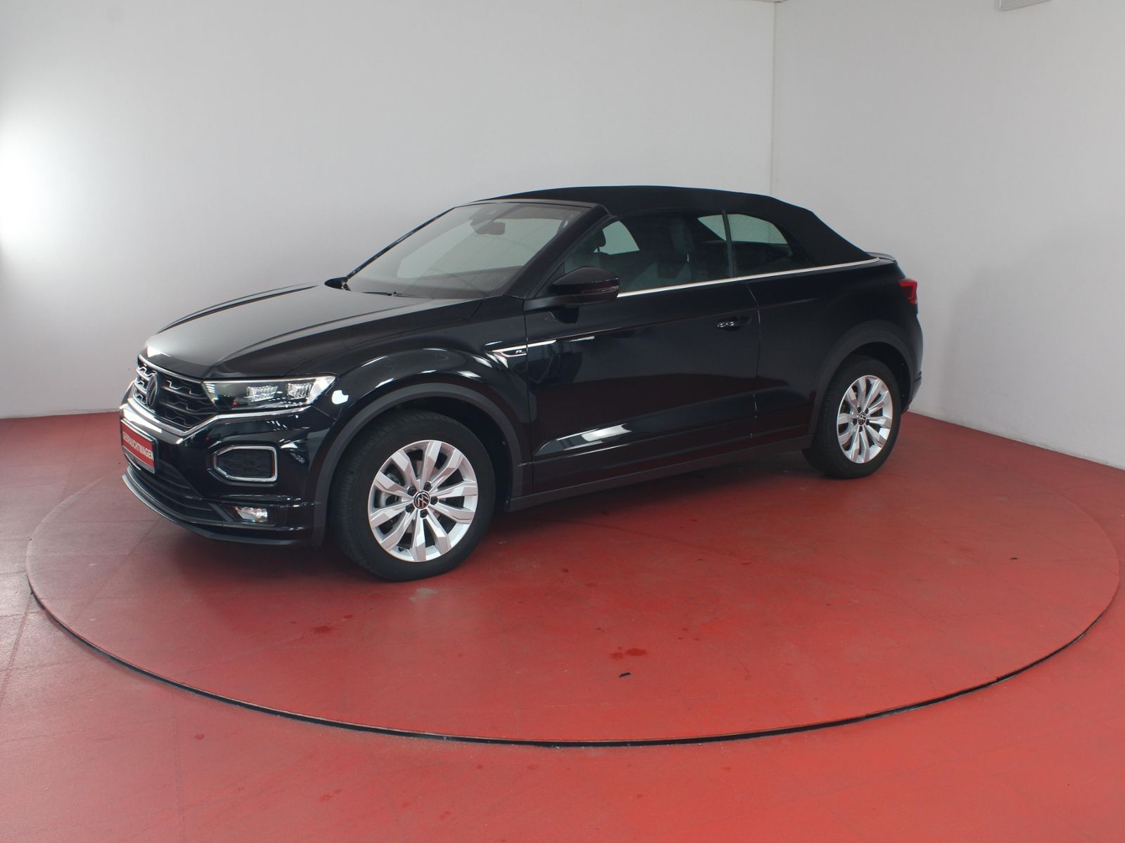 Volkswagen T-Roc R-Line 1.5TSI DSG - Samsaru's Car Outlet