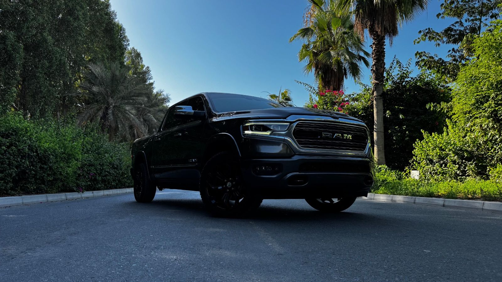 Dodge LIMITED*LPG*CARFAX*HEADUP*LUFT*RAMBOX*360°KAME