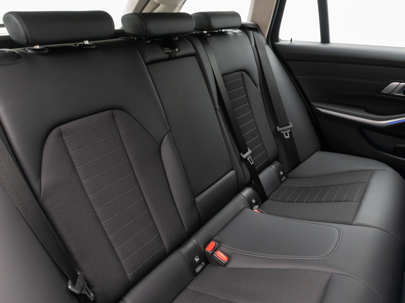 BMW 320d SportLine - Samsaru's Car Outlet