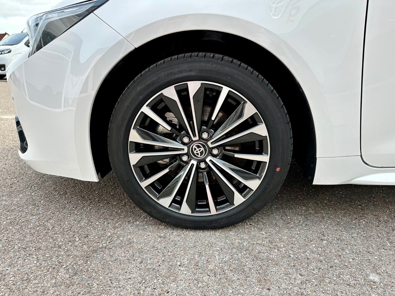 Toyota Corolla Touring Sp. Team D Hybrid 2023 - Samsaru's Car Outlet