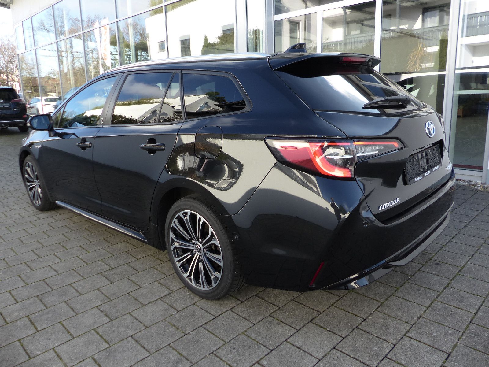 Toyota Corolla TS 2.0 Hybrid Einparkh. Selbstlenkend