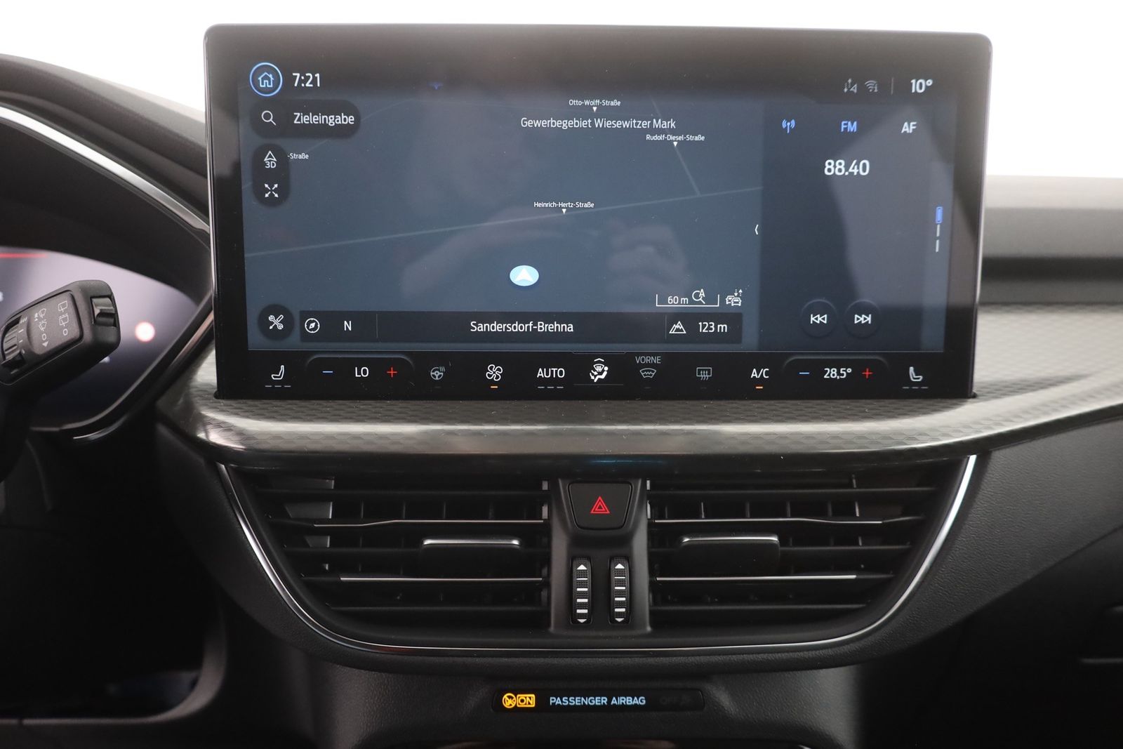 Ford Kuga 1.5 EB Titanium Aut. - Samsaru's Car Outlet