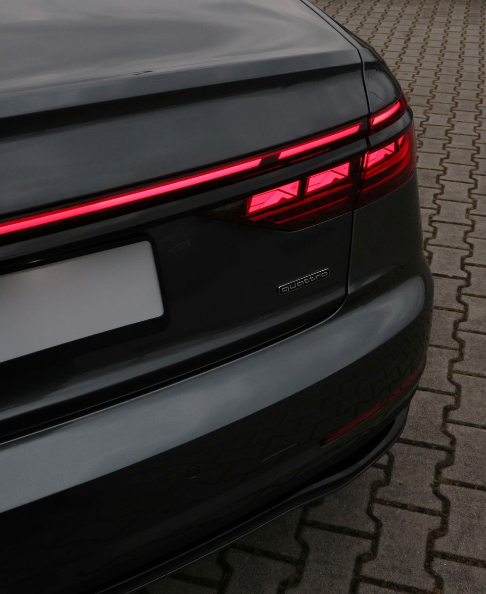 Audi A8 50 TDI quat. S line - Samsaru's Car Outlet