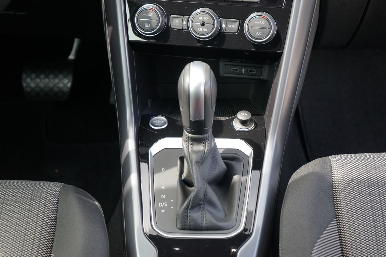 Volkswagen T-Roc 1.5TSI Style - Samsaru's Car Outlet