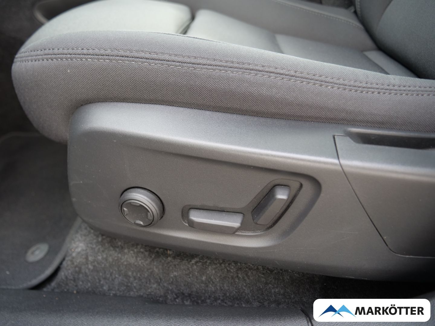 Volvo XC40 P8 Pure Electric Ultimate AHK/STHZ/PANO