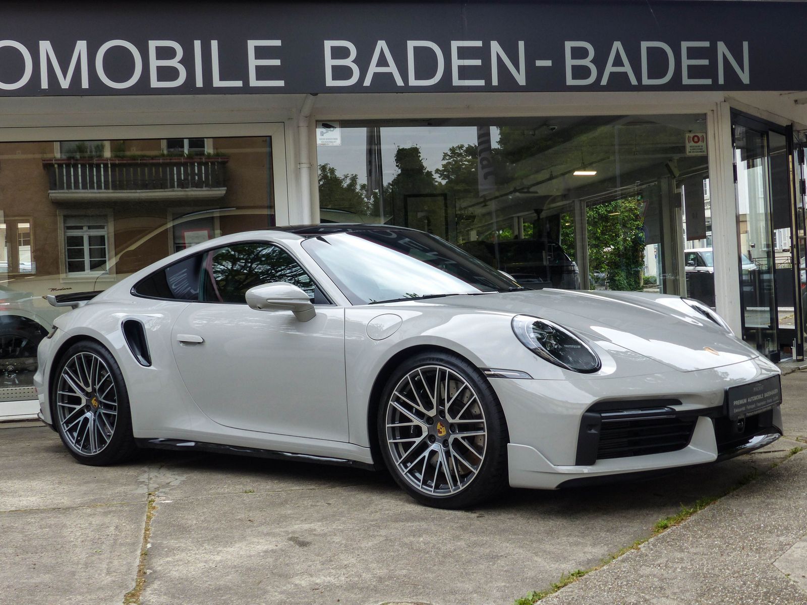 Porsche 992 Turbo Coupè - Samsaru's Car Outlet