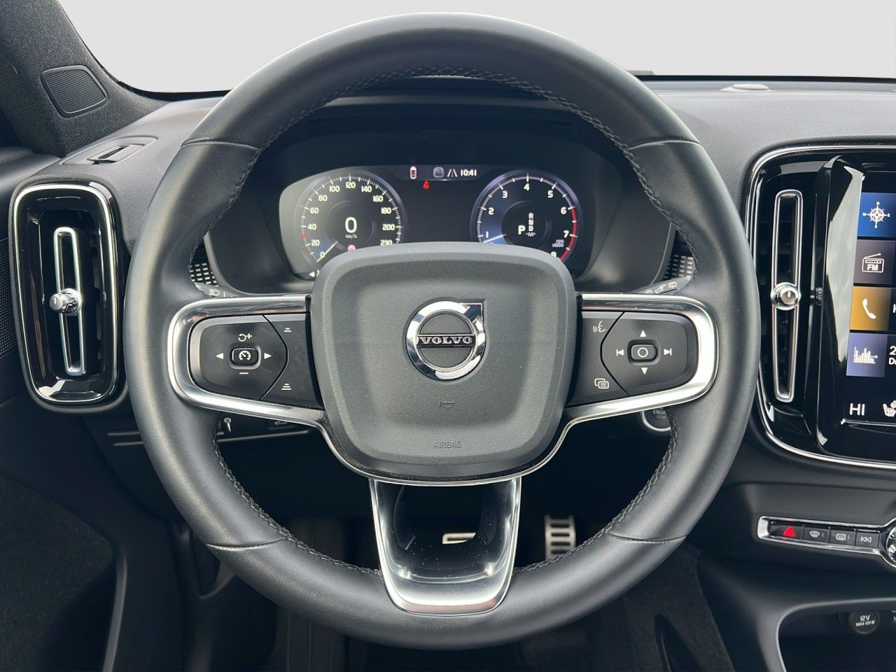 Volvo XC40 B5 R-Design AWD/Navi/LED/AHK/Pano/360K/19Zo